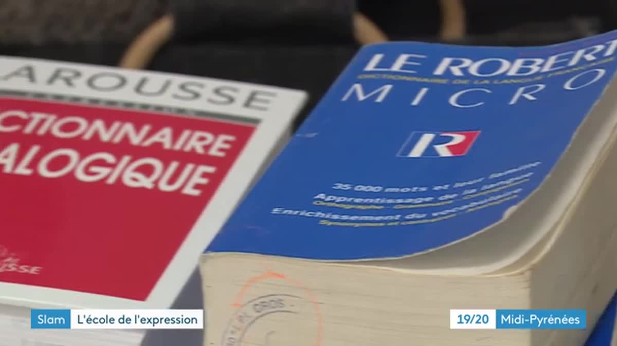 En Ariège, le lycée Pyrène de Pamiers propose depuis quelques semaines des ateliers slam à ses élèves. Encadrés par deux musiciens professionnels, ces ateliers permettent aux élèves de travailler de façon ludique sur leur expression écrite, orale mais aussi leur confiance en eux.