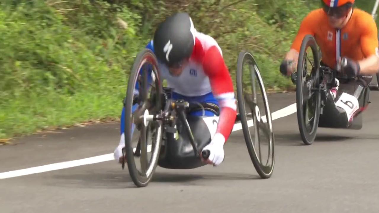 Au terme d'une course particulièrement serrée, Loic Vergnaud décroche finalement la médaille d'argent au contre-la-montre sur route de classe H5. Le Français termine derrière le Néerlandais Mitch Valize, à moins de trois secondes d'écart.