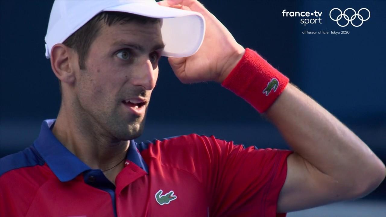 Malmené par Carreno-Busta, Novak Djokovic s'est fait remarquer par plusieurs coups de colère. Raquette balancée en tribunes, puis cassée...le numéro un mondial est sous tension.