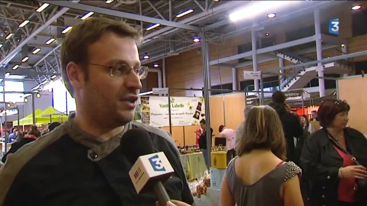 Robe en chocolat et objet d'art : le cacao n'est pas qu'un objet de gourmandise au salon "Chocolat et Gourmandises" à Clermont-Ferrand.