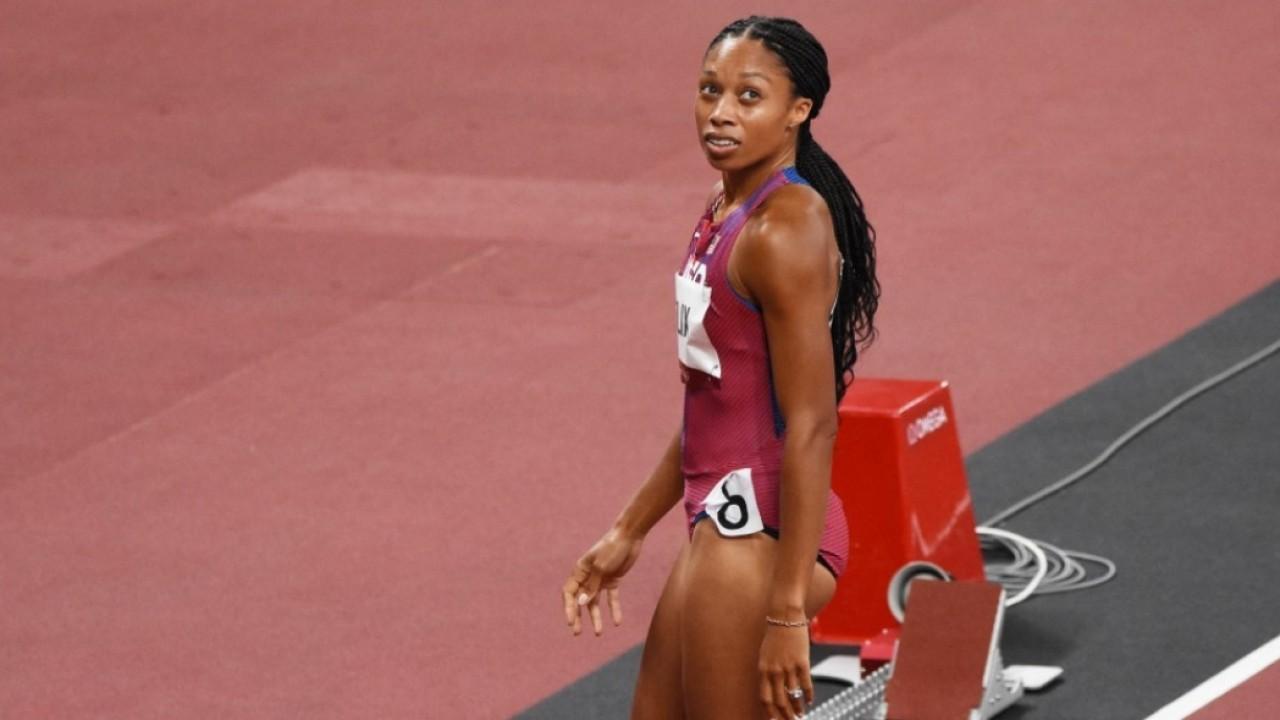 La Bahaméenne termine fort et conserve son titre devant la Dominicaine Marileidy Paulino et l'Américaine Allyson Felix qui devient l'athlète féminine la plus médaillée de l'histoire des JO avec 10 médailles en 5 éditions.