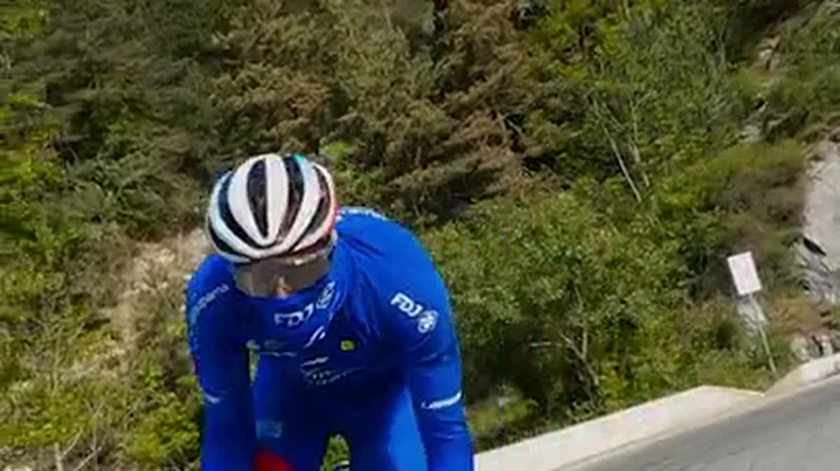 Le Français Thibaut Pinot (Groupama-FDJ), 15e du Tour de France 2022, dans un extrait de la série documentaire "Tour de France : au cœur du peloton". sur Netflix