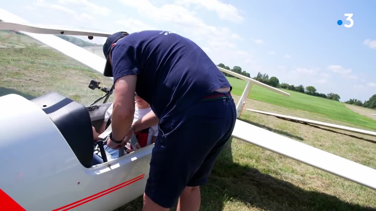 "Voler avec un planeur c'est vraiment le pilotage pur dans toute sa beauté, c'est aller voler avec les oiseaux et regarder où ils vont pour prendre les courants ascendants qu'ils ont trouvé"