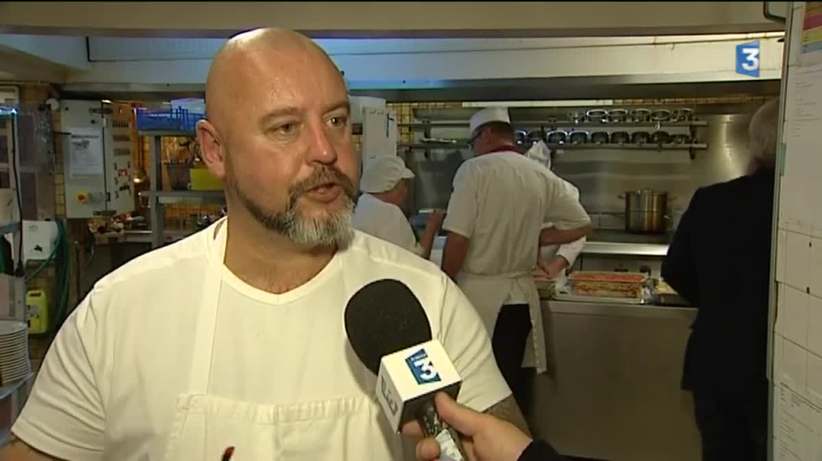 Un opéra de poulet de l'Allier, des tomates revisitées au chèvre frais, et un blanc-manger aux pastilles de Vichy en dessert seront servis dans une dizaine de collège du département d'ici la fin de l'année scolaire.