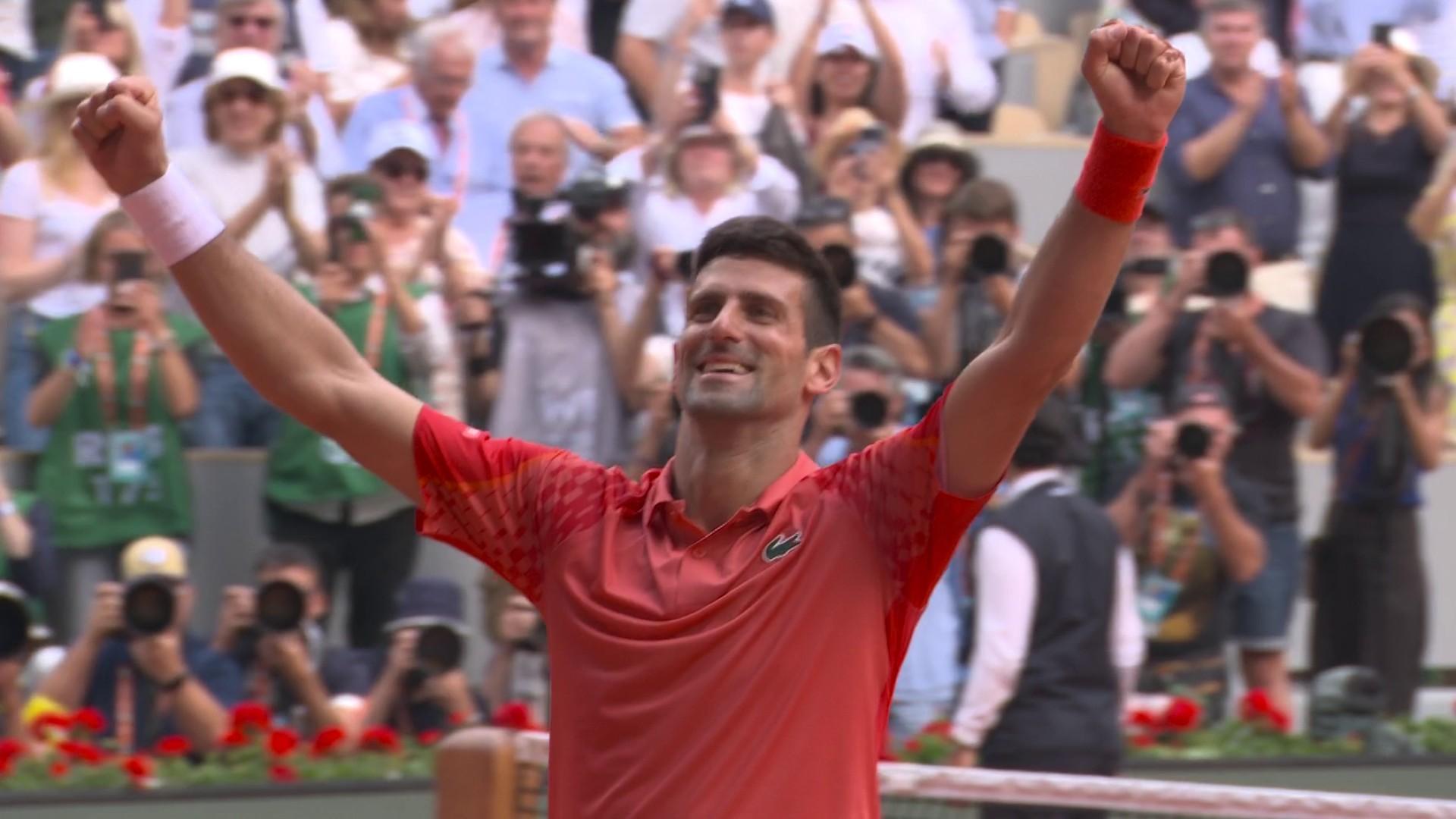 En dominant le Norvégien Casper Ruud 7-6(1), 6-3, 7-5 en finale de Roland-Garros 2023 sur le Court Philippe-Chatrier, Novak Djokovic remporte ses 3es Internationaux de France et, donc, son 23e tournoi du Grand Chelem. Ainsi, le Serbe devient pour la première fois de sa carrière le joueur le titre le plus titré de l'Histoire du tennis dans les Majeurs, avec une longueur d'avance sur Rafael Nadal et trois sur Roger Federer.