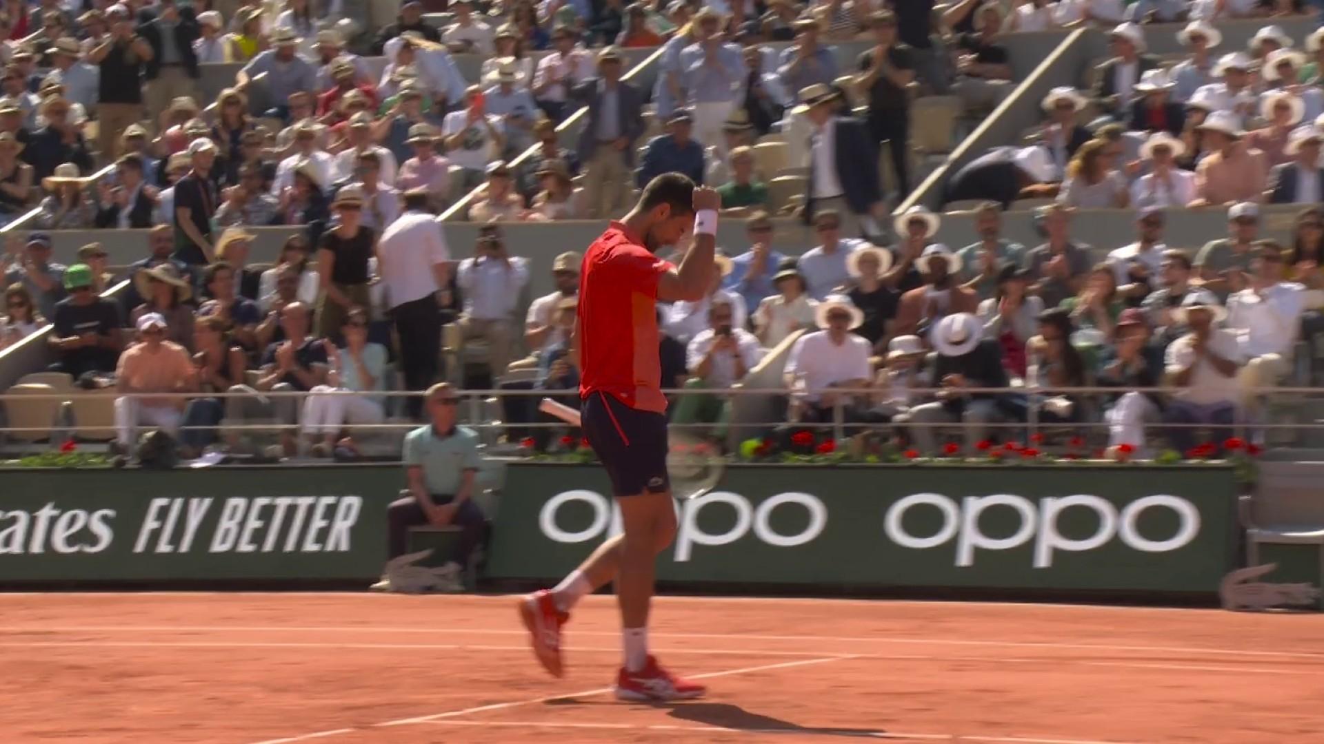 Une longue bataille de plus d'1h30, mais à la fin, c'est Djokovic qui gagne. Opposé à l'Espagnol Alejandro Davidovich Fokina, le Serbe a été breaké par deux fois avant d'arracher un jeu décisif et de s'imposer dans le tie-break (7-6[4]).