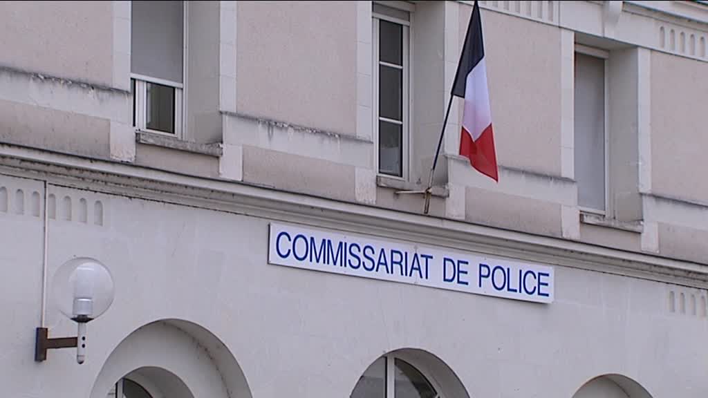 Au commissariat de Joué-les-Tours, les 15 agents de Police Secours ont déposé des arrêts maladie. En cause : la réforme de leur temps de travail