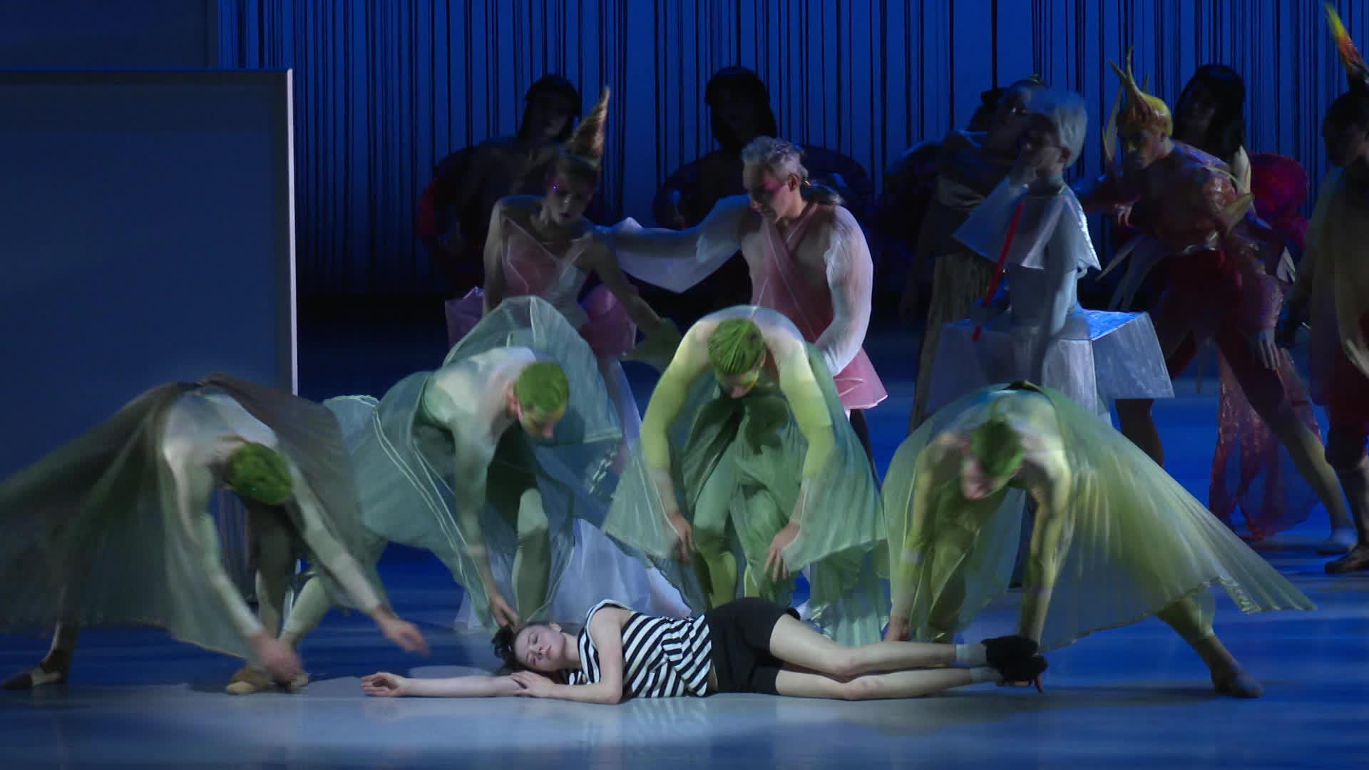 présentent cette fin de semaine : "L'Enfant et les Sortilèges", une fantaisie née sous la plume de Colette et Maurice Ravel. Une production hors normes qui réunit 240 artistes sur scène : 50 danseurs, 90 musiciens et 100 choristes