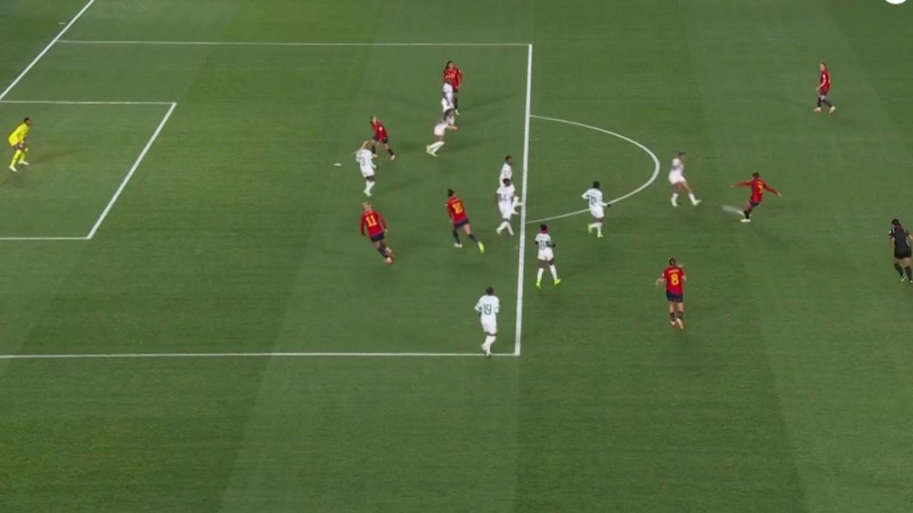 Quel début de match pour les Espagnoles ! Sur leur première occasion, les joueuses de Jorge Vilda ouvrent le score grâce à un boulet de canon de Teresa Abelleira en lucarne.