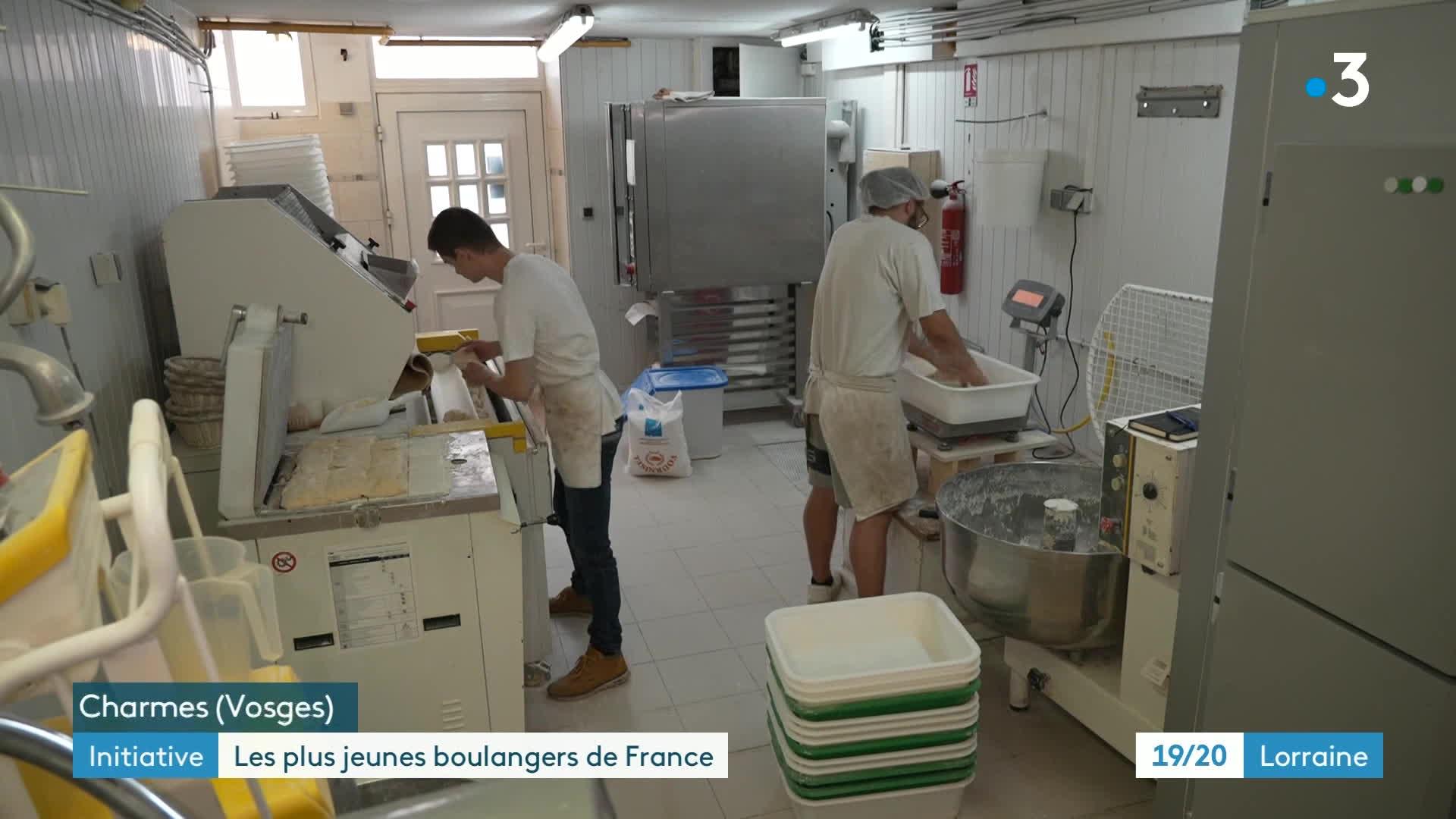 Arthur et Maxime, plus jeunes boulangers de France, ouvrent leur commerce à Charmes dans les Vosges.