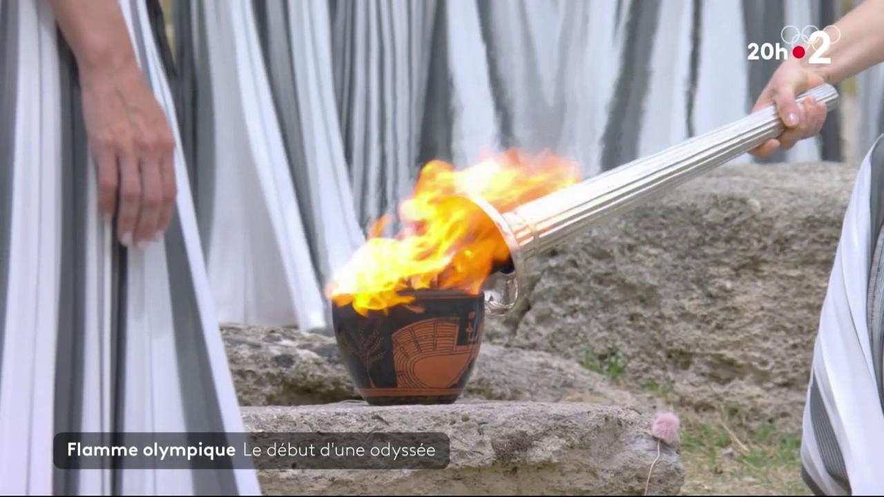 Paris 2024 : départ du relais de la flamme olympique