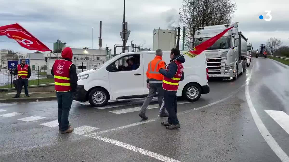 Une dizaine de voitures ont ralenti la circulation ce matin