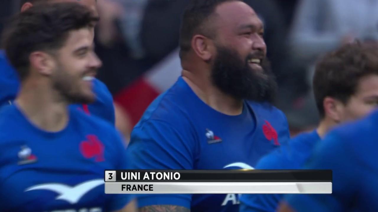 Suite à une sortie de mêlée efficace, Uini Atonio est trouvé. Le pilier fait parler sa puissance pour aplatir le ballon dans le coin gallois. Les Bleus ne sont plus qu'à un essai de décrocher le bonus offensif.