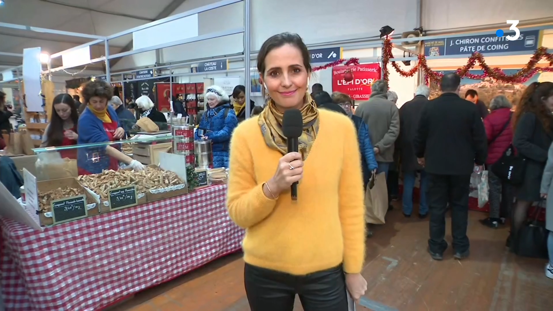 Les calissons d'Aix de la maison Léonard Parli exposés lors du marché des 13 desserts d'Aix-en-Provence