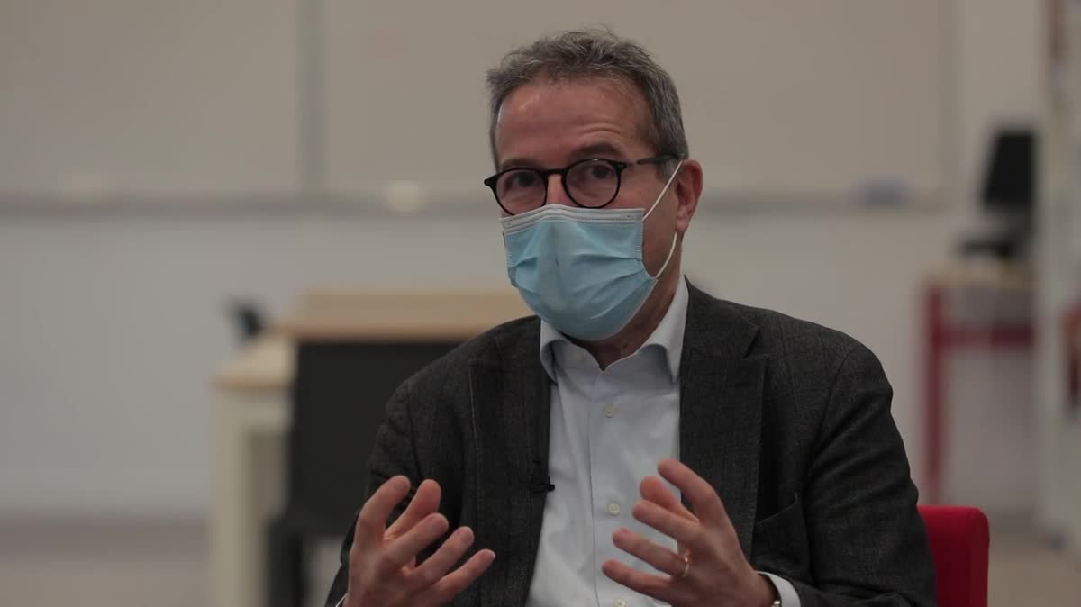 Martin Hirsch sur les masques au début de la pandémie