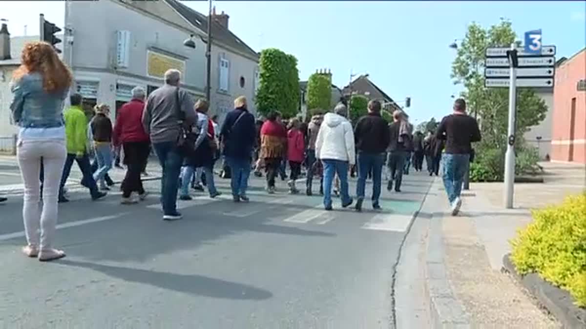 Dans le Loiret, à Châteauneuf-sur-Loire, une manifestation était organisée samedi matin par l'ADUS, un collectif de défense des usagers du Sictom qui regroupe pas moins de 63 communes. La facture de collecte de leurs ordures exploserait avec la mise en place d'une nouvelle tarification. 22  avril 2017