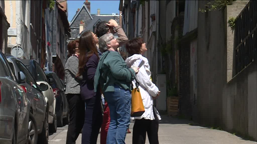 Dans le quartier médiéval de Rouen, le clocher XXe de l'église Saint-Nicaise