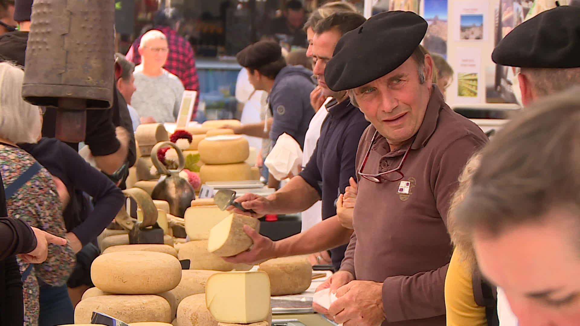 Tonte de brebis à la foire au fromage de Laruns