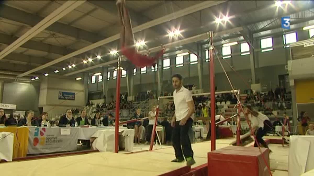 Nina Vinour du club des Cadets et Cadettes de Saint-Michel lors des demi-finales des coupes de gymnastique mixte le 22 janvier 2017 à Limoges