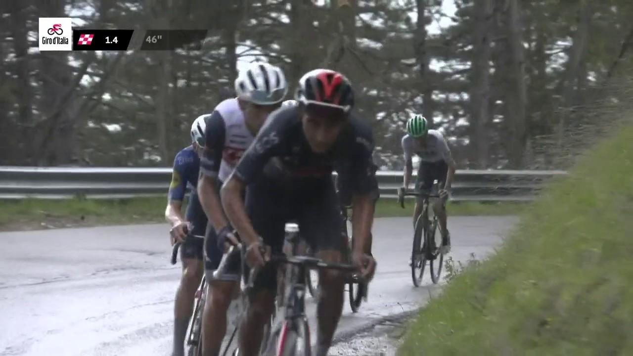 En grande forme, Egan Bernal a attaqué à plusieurs reprises dans l'ascension finale