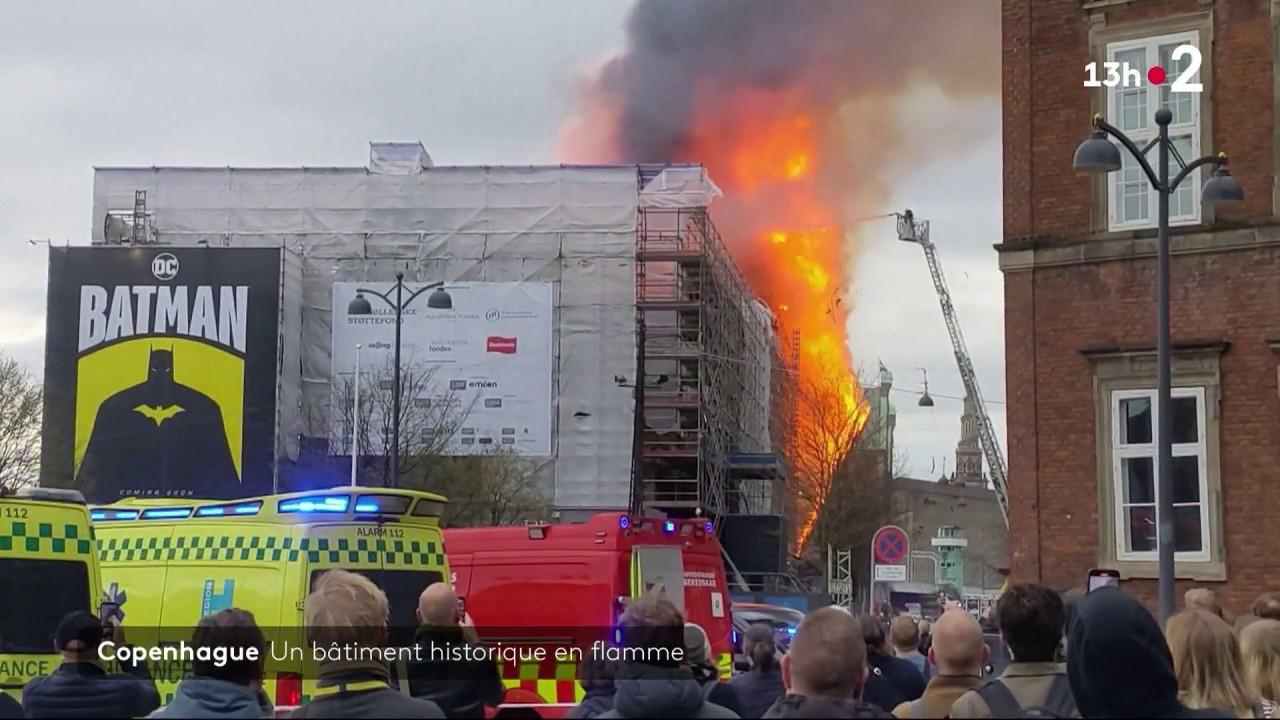 Un incendie s'est déclaré mardi 16 avril au matin à la Bourse de Copenhague, un bâtiment vieux de 400 ans qui est l'un des principaux monuments de la capitale danoise.  Tous les employés du bâtiment sont en sécurité.