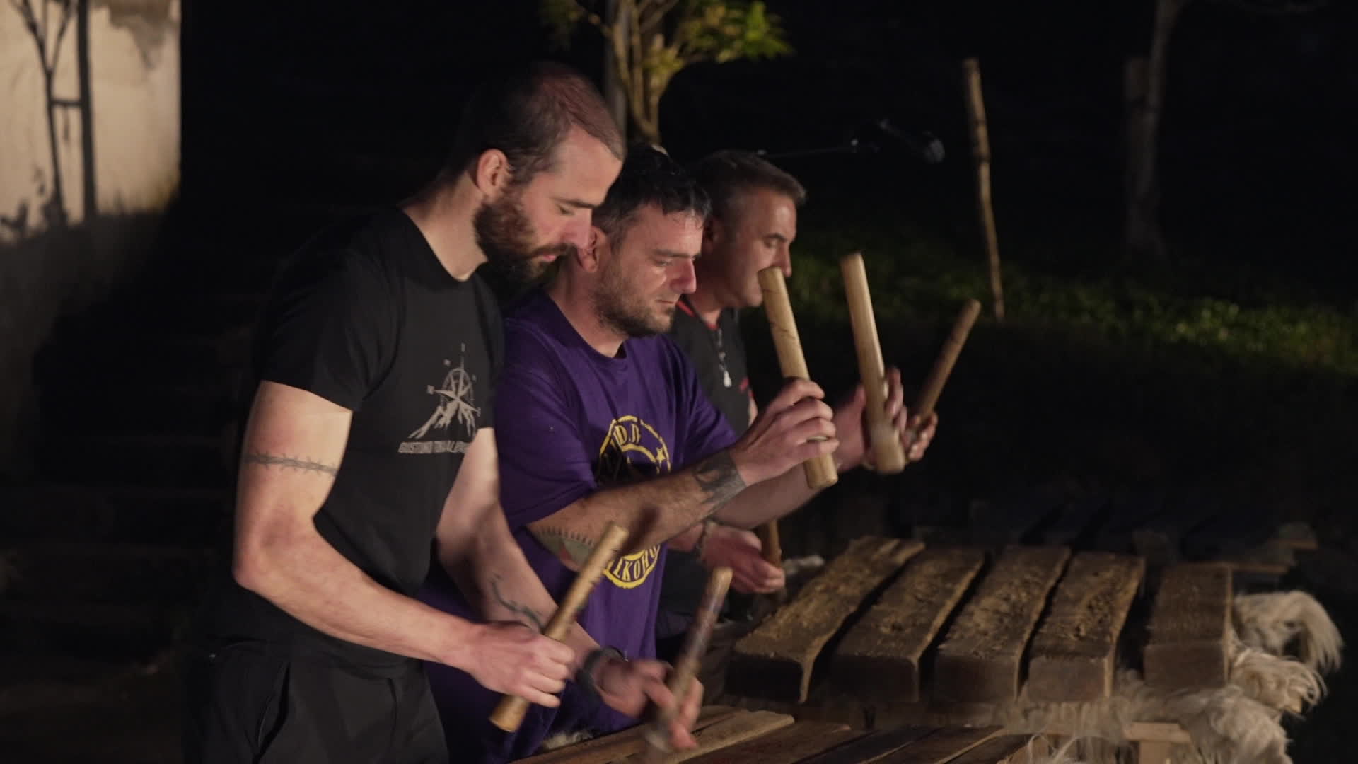 Basque Percussion A la découverte de la txalaparta, l'outil agricole devenu percussion basque