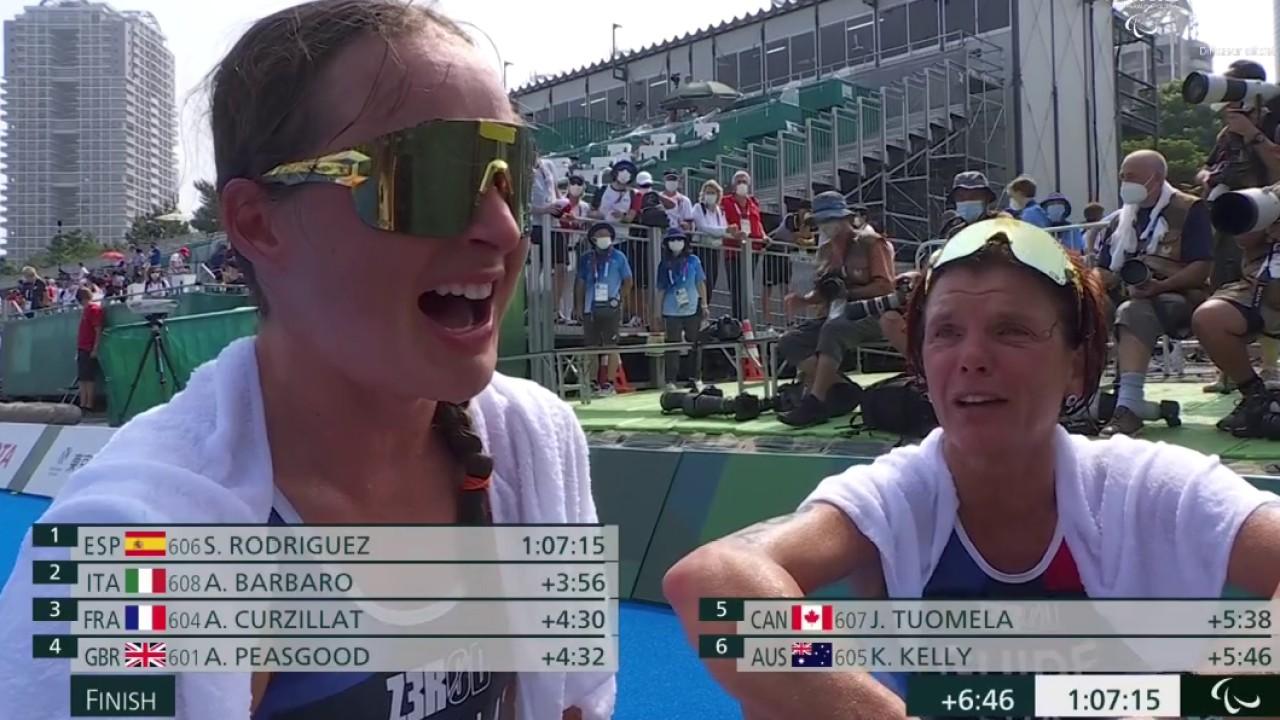 Annouck Curzillat accroche le poduim !
Loin derrière l'intouchable Susana Rodriguez, la Tricolore s'est arrachée dans les derniers mètres pour résitster au retour d'Alison Peasgood. Elle s'offre une magnifique médaille de bronze pour sa première participation aux Jeux paralympiques !