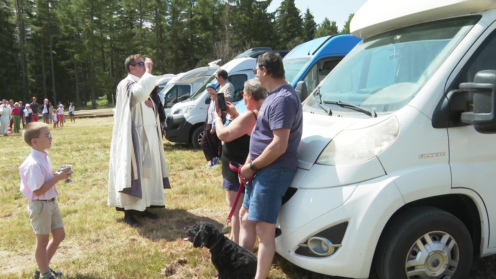 Une première en France : la bénédiction des camping-cars au col de la Perche, dans les Pyrénées-Orientales ce 23 juillet 2023.