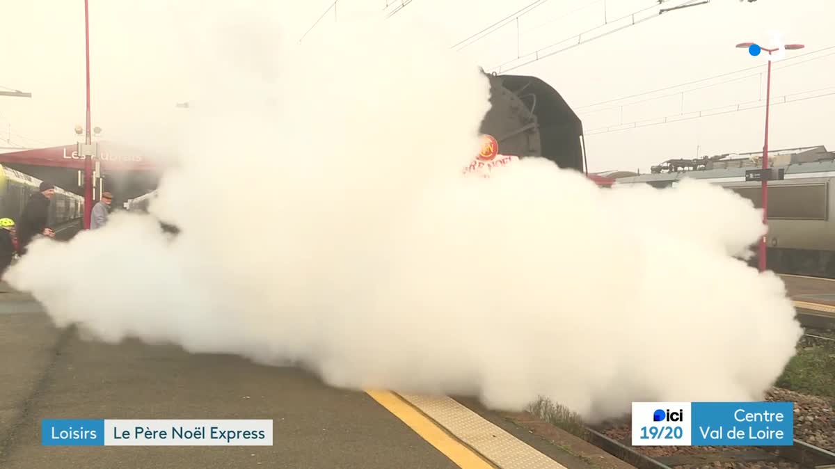 Le Père Noël Express a été présenté aux enfants et à leurs parents en gare de Fleury-les-Aubrais, près d'Orléans.