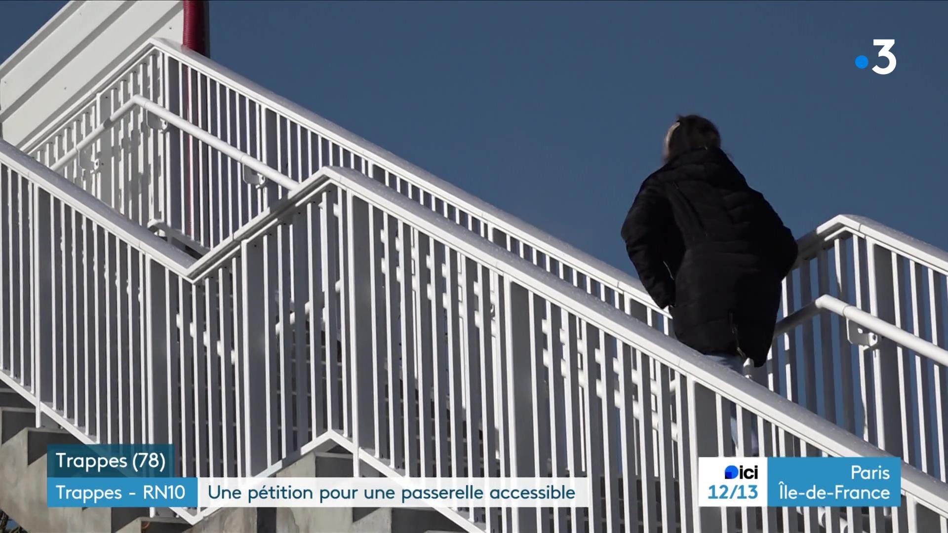 Les escaliers comptent une centaine de marches chacun. Une montée peu commode pour les seniors et les personnes avec une poussette