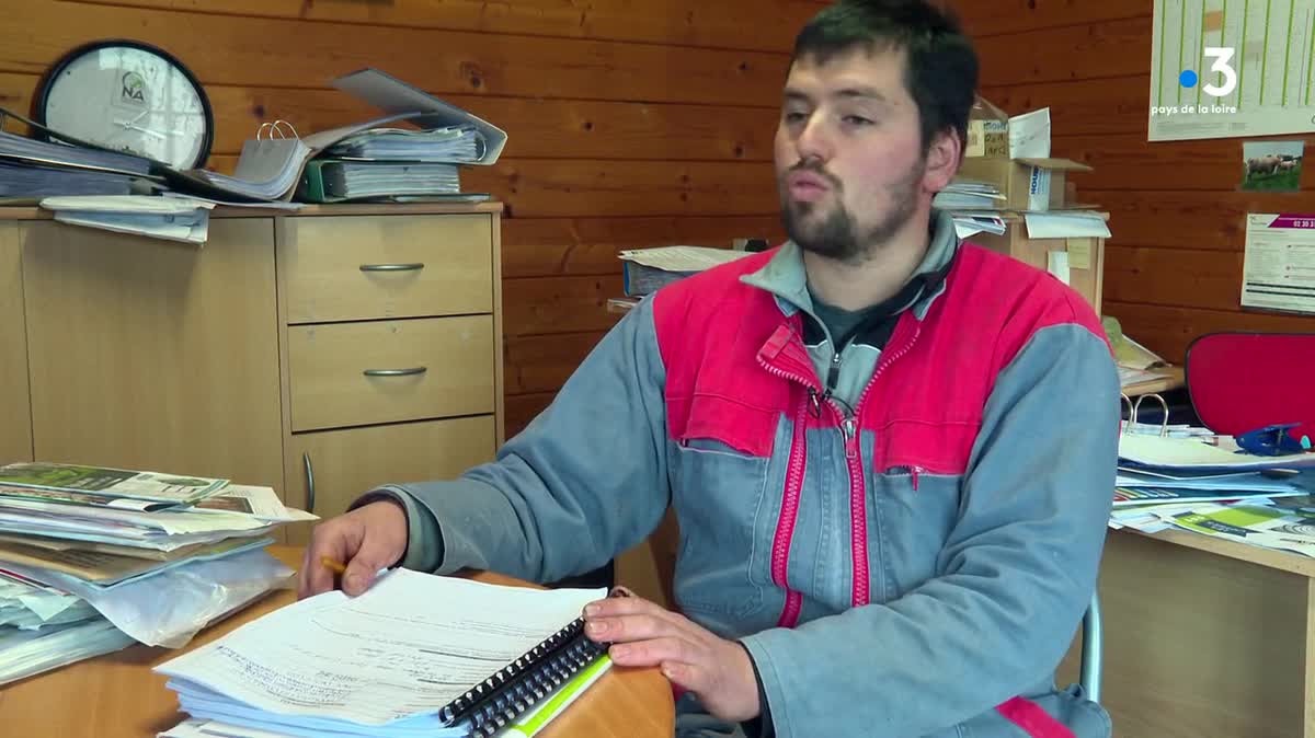 Manifestation des agriculteurs au péage des Herbiers, en Vendée, le 24 janvier 2024