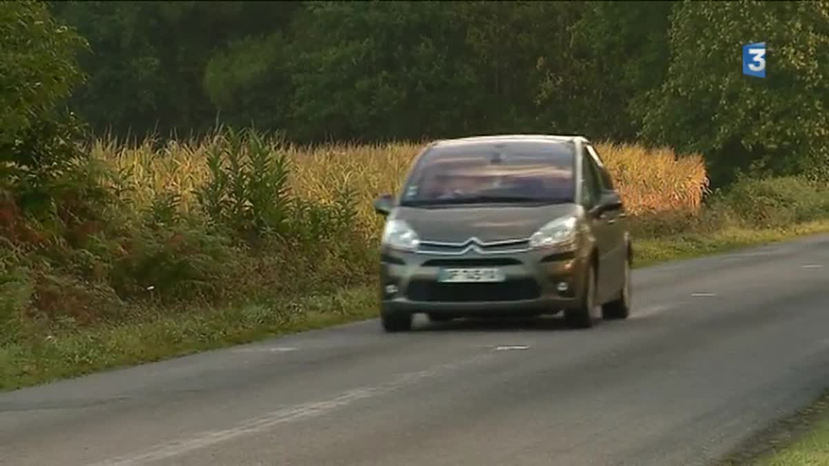 73 voitures électriques se sont données rendez-vous ce jeudi à Rennes pour participer au premier Breizh Electric Tour.