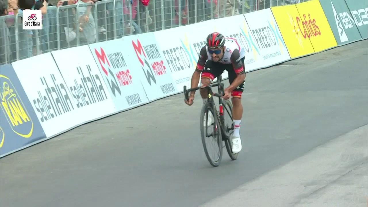 Caleb Ewan s'impose encore et s'empare du maillot cyclamen du meilleur sprinteur sur la 7e étape du Tour d'Italie.