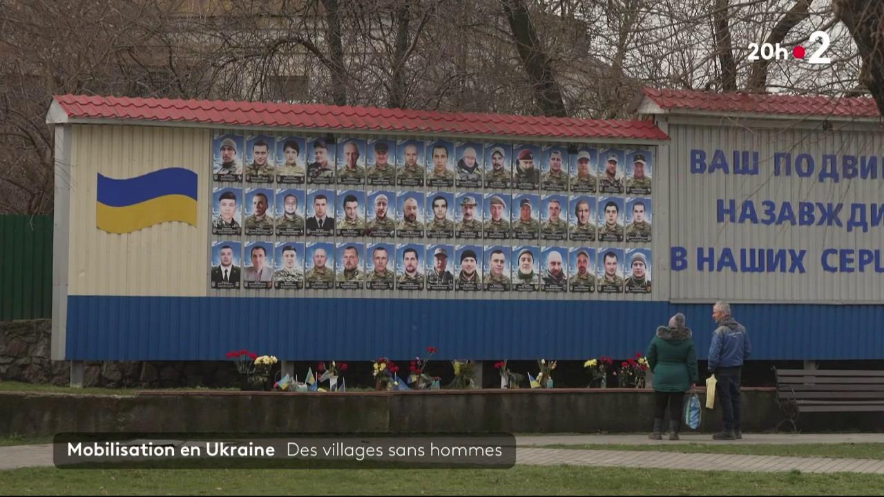 Alors que le conflit s'enlise, Volodymyr Zelensky a signé mardi 2 avril le projet de loi visant à abaisser l'âge de mobilisation de 27 à 25 ans, car l'armée ukrainienne manque d'hommes.  Certaines villes ont déjà été vidées de leur population masculine et les femmes y dirigent les usines.