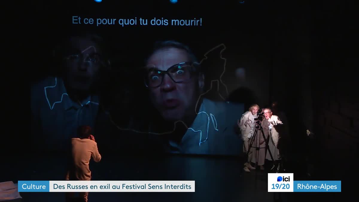 Une troupe de comédiens russes en éxil joue une piéce de théâtre au nom de "Nous ne sommes plus..."