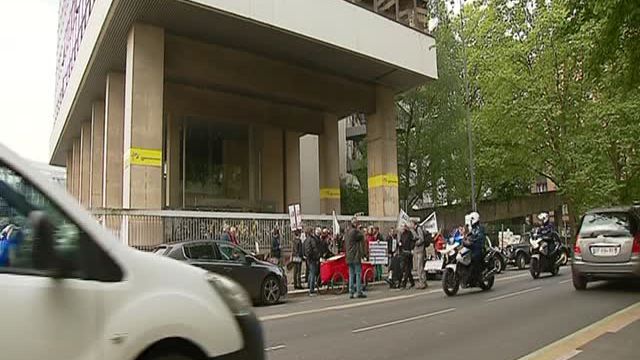 Une vingtaine de manifestants ont défilé ce matin contre les mesures selon eux discriminatoires à l'encontre des automobilistes