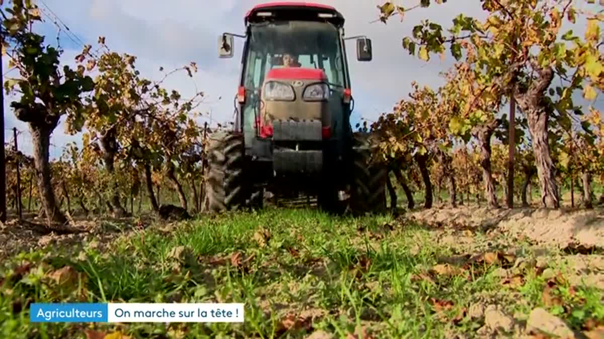 Le panneau de la commune de Sérignan a de nouveau été retourné mardi 21 novembre 2023.