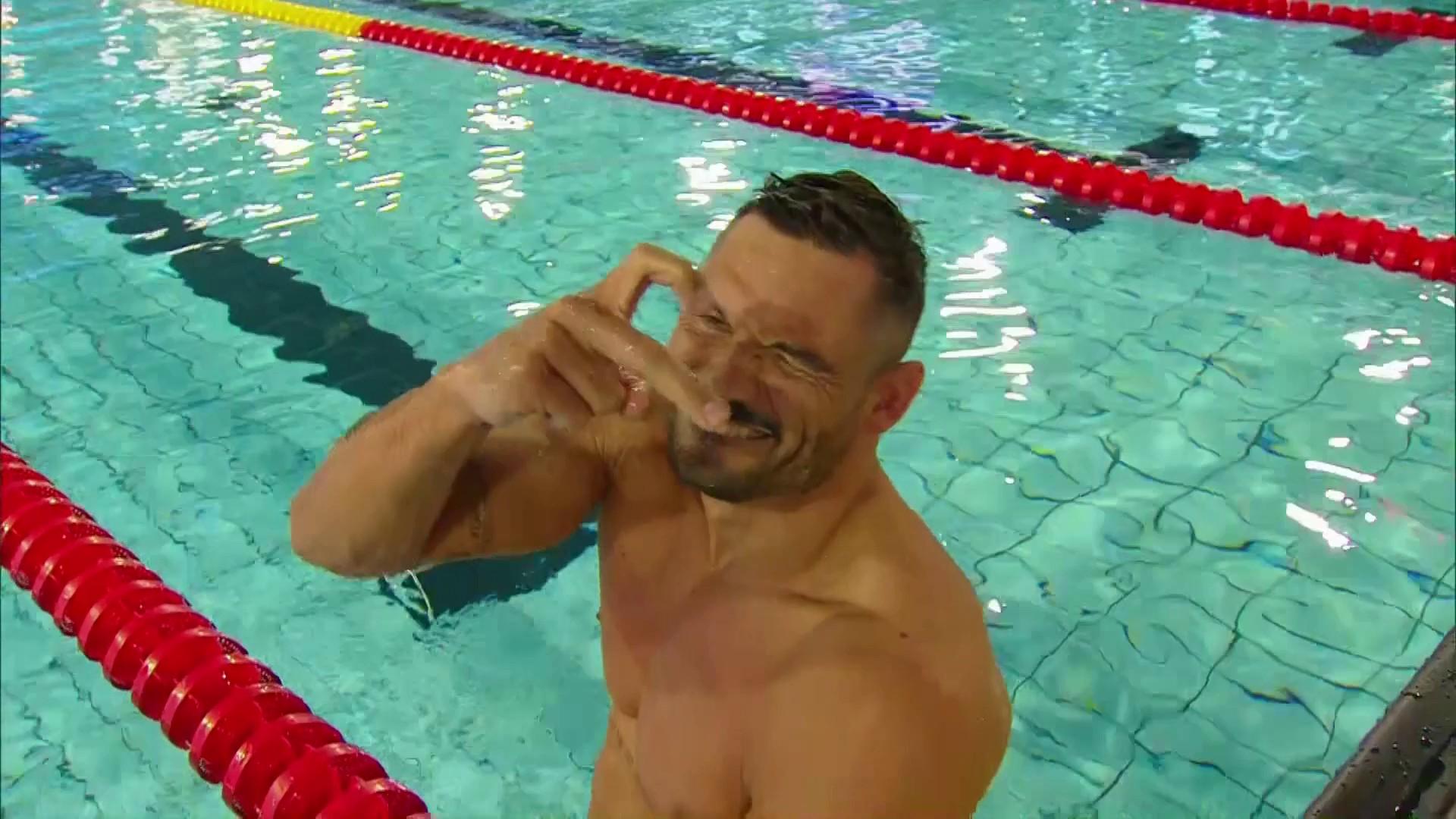 En patron, Florent Manaudou remporte la finale du 50m nage libre en passant sous les 22 secondes, en 21"98.