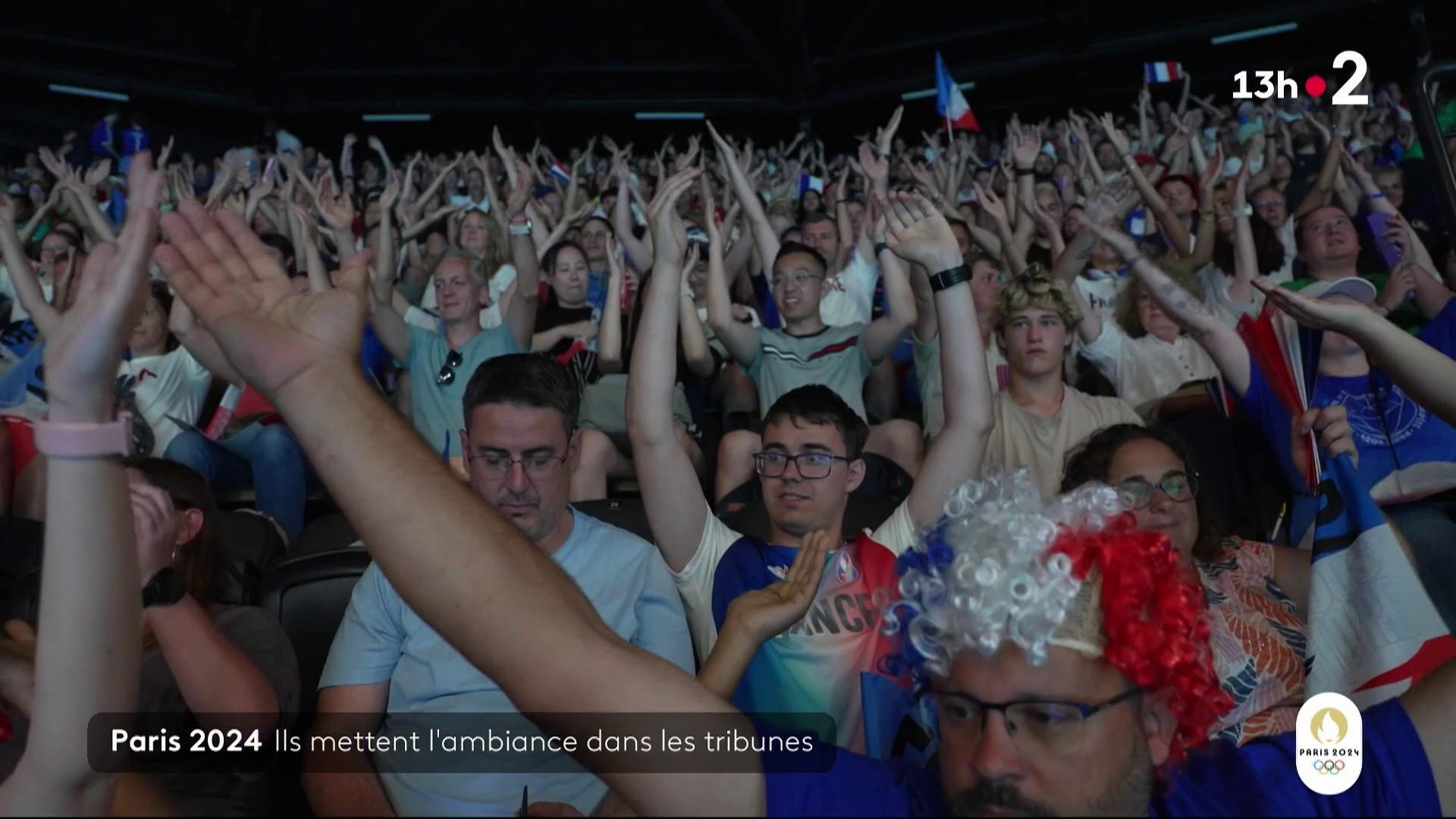 Le public s'est montré particulièrement bruyant depuis le début des Jeux olympiques, notamment pour acclamer les sportifs français. Certains sont des supporters de football, habitués à donner de la voix et missionnés pour mettre l'ambiance.