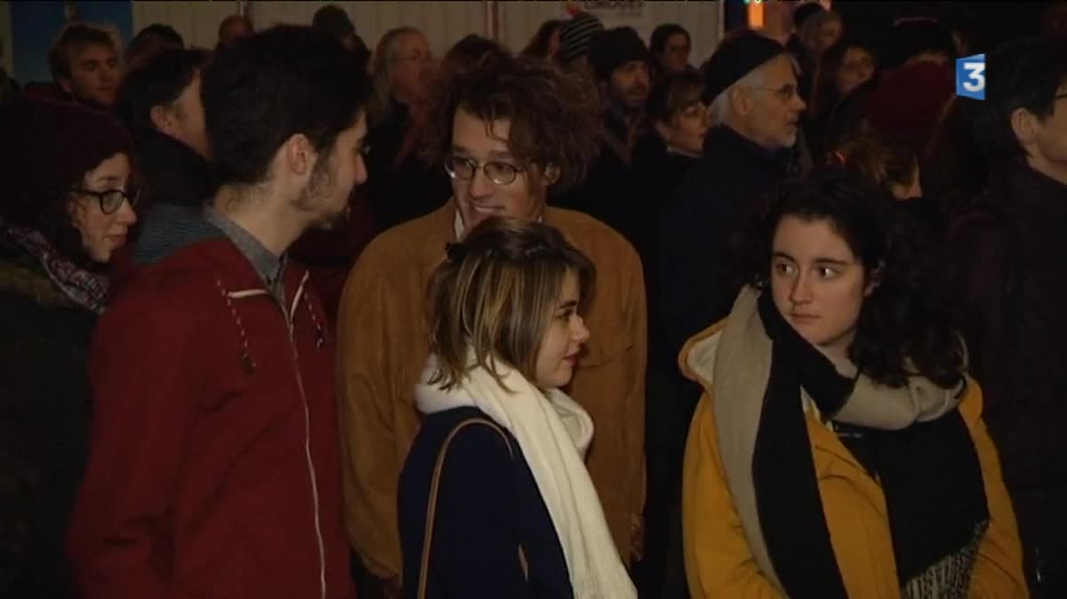 Manifestation de soutien devant la mairie de Limoges pour les habitants d'Alep en Syrie