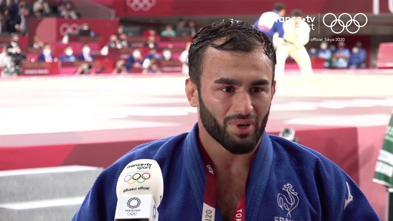 Luka Mkheidze, premier médaillé français de ces Jeux Olympiques, heureux d'avoir accroché une 3e place, s'exprime à propos de son parcours et remercie le public.