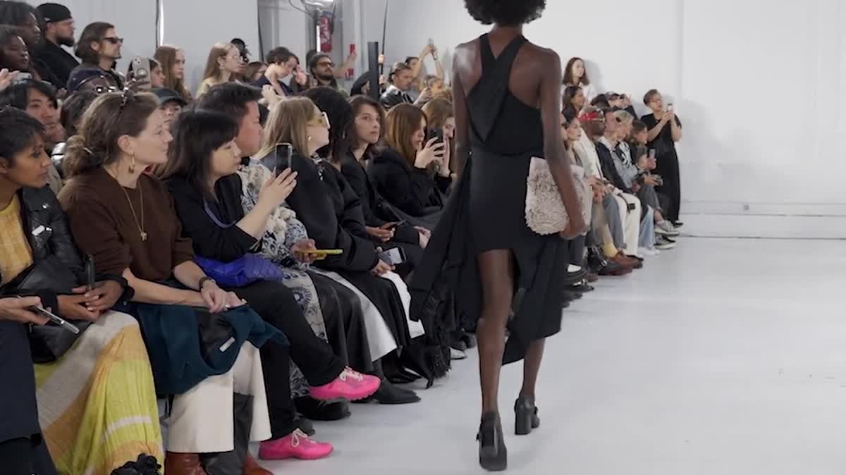 Défilé Mossi printemps-été 2025, le 27 septembre 2024, à la Paris Fashion Week