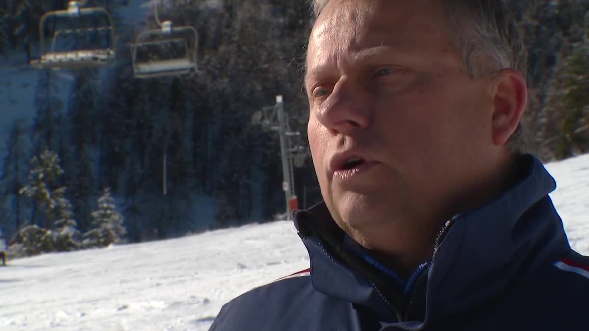 Soleil et poudreuse pour l'ouverture des dix premières pistes à Auron.