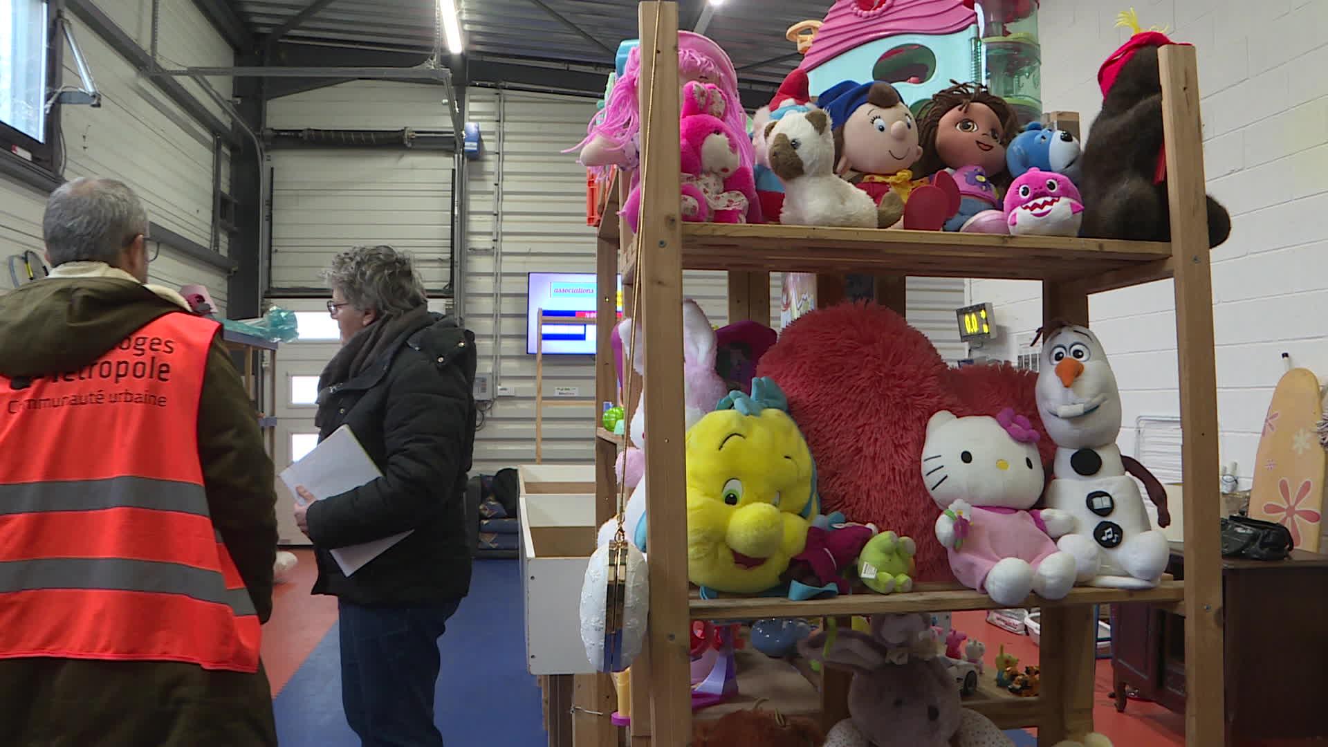 Les boîtes à jouets de l’agglomération offrent la possibilité d’embellir le Noël de certains enfants.