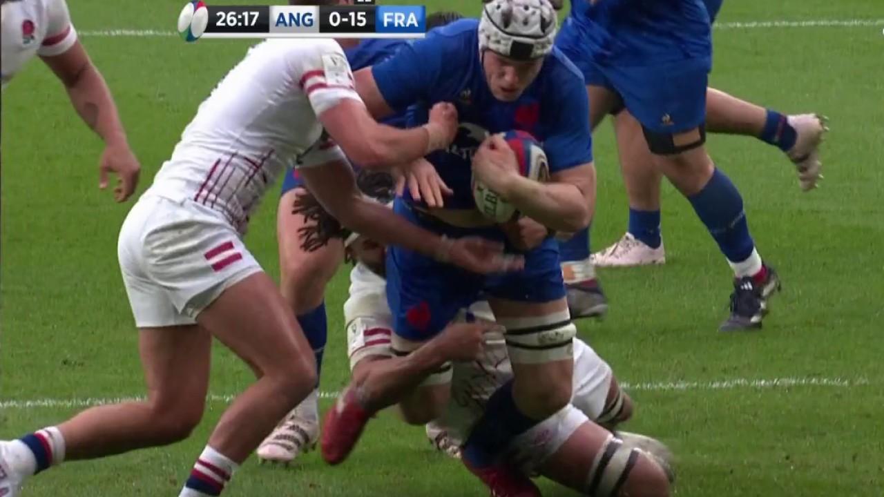 Quel début de match du XV de France, quel tournoi de Thibaud Flament. Le 2e ligne tricolore arrive lancé à 5 m de l'en-but anglais et use de sa puissance pour aplatir. Les Bleus prennent le large, 17 à 0 peu avant la demi-heure de jeu.