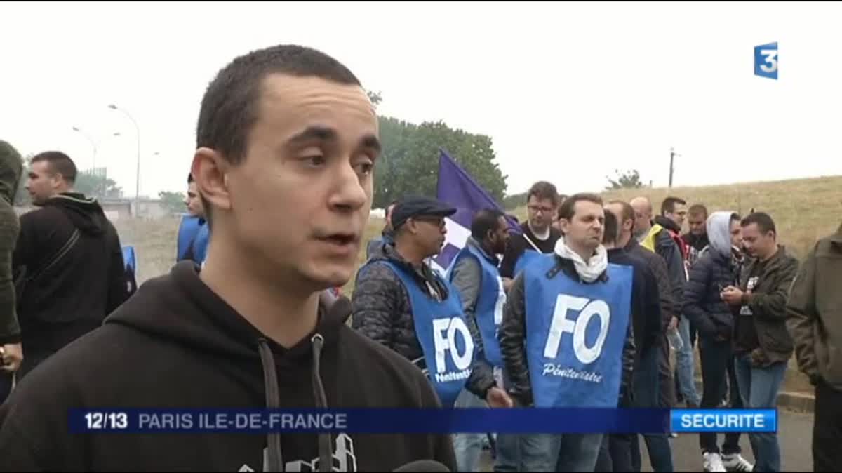 L'accès à la maison d'arrêt du Val-d'Oise, à Osny, bloqué, le 19 septembre 2016.