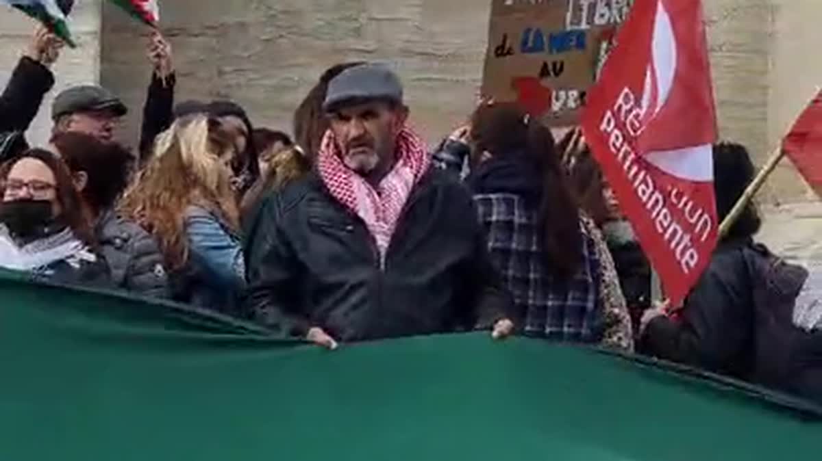 La manifestation avait été initialement interdite par la préfecture de police.