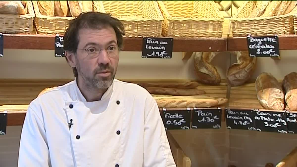 William Beaudoin, boulanger-pâtissier à Moulins, explique le malaise de sa profession en soulignant la concurrence des chaînes industrielles.