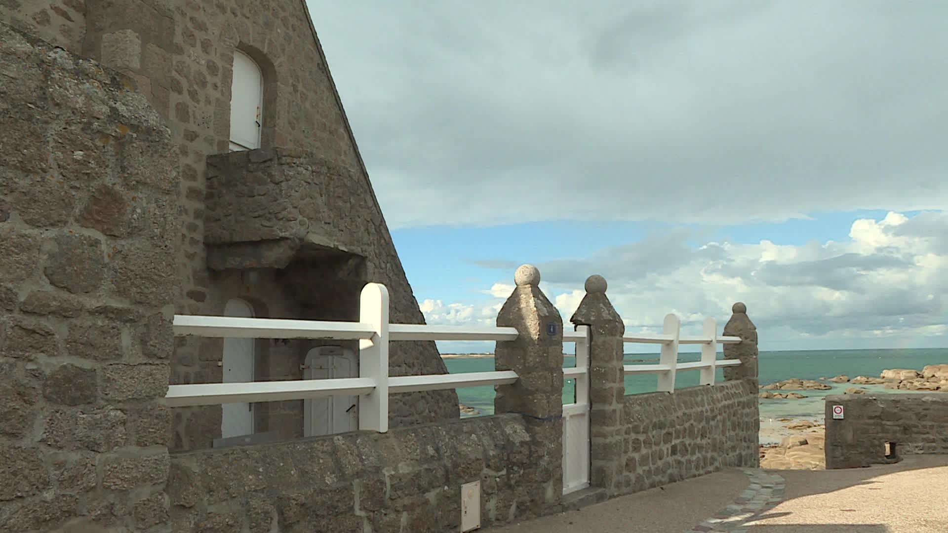 A Barfleur, dans ce port de pêche classé parmi les plus beaux villages de France, plus de la moitié des logements sont des résidences secondaires.