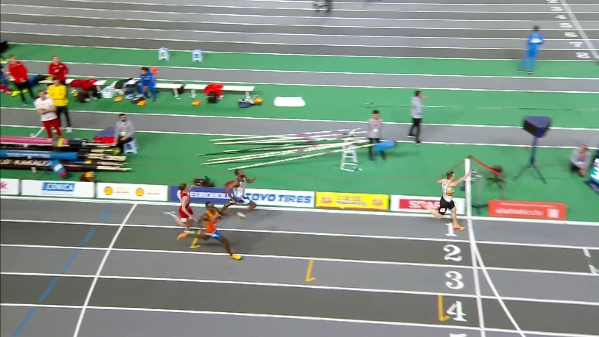 Deuxième médaille pour l'équipe de France dans ces Championnats d'Europe en salle, avec de l'argent cette fois-ci dans la finale du 4 x 400 m messieurs. Grâce à une dernière ligne droite de folie, Muhammad Abdallah Kounta permet aux Bleus (3'06"52) de finir derrière la Belgique (3'05"83), menée par les frères Borlée, et juste devant les Pays-Bas (3'06"59).